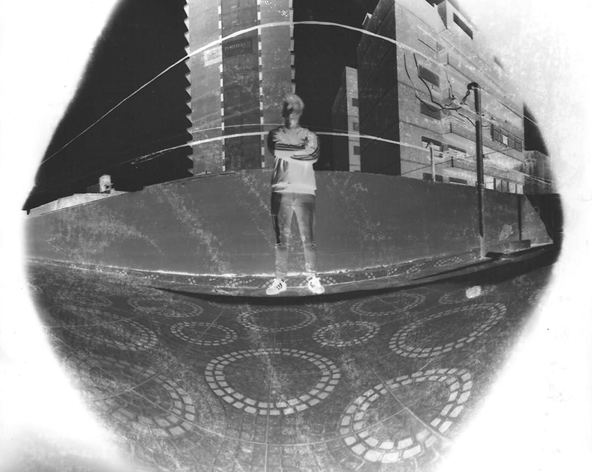 Autorretrato, de Claudio Mangini